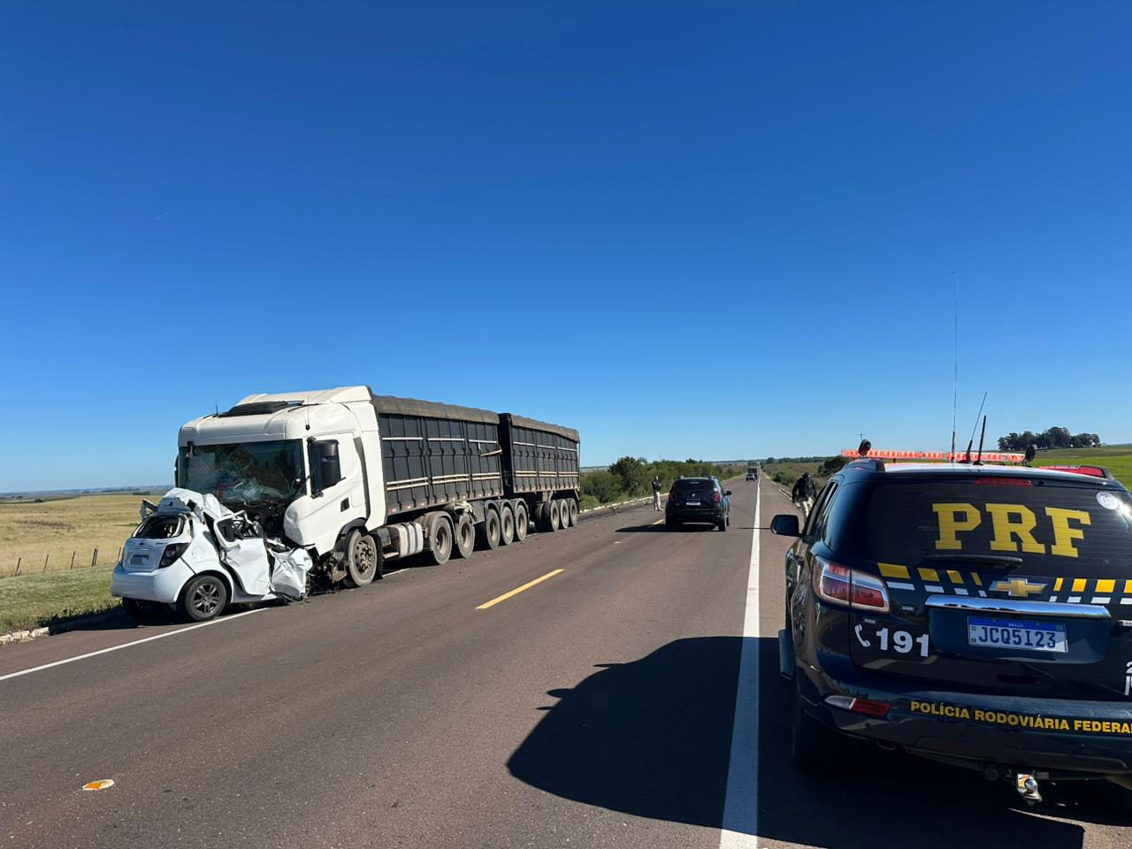 Acidente fatal na BR-293: entenda como foi a colisão entre carro e carreta em Bagé