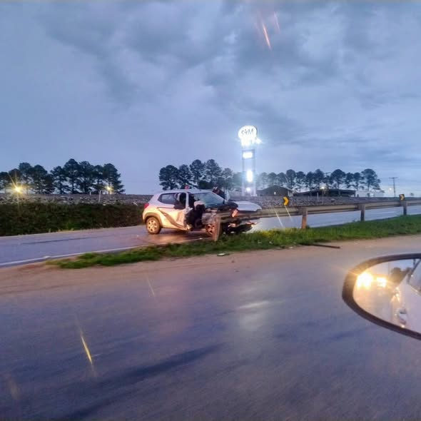 Acidente na BR-116 em Camaquã deixa motorista ferido no Trevo Norte