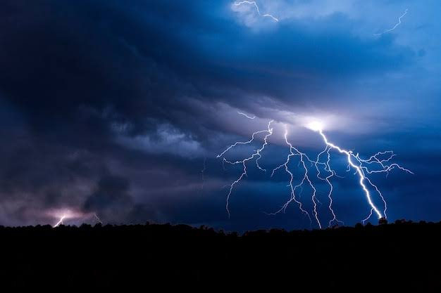 Alerta meteorológico: saiba o que esperar da forte chuva e vendaval no RS