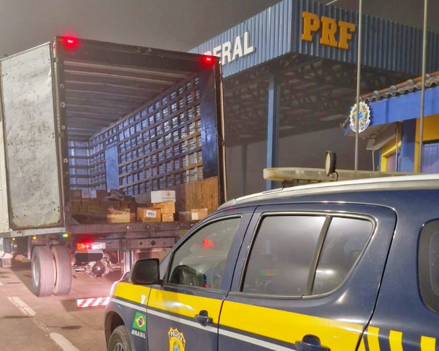 Apreensão milionária: PRF intercepta caminhão com carga ilegal na região da Fronteira