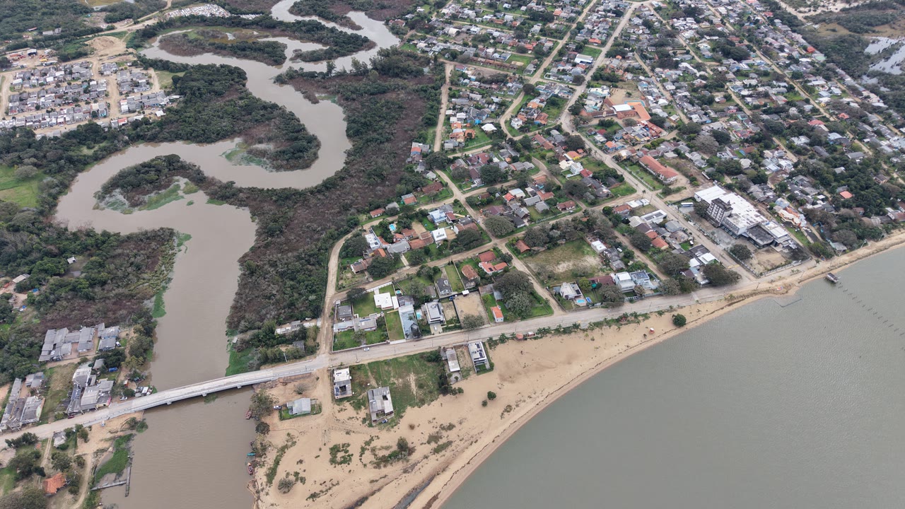 'Arambaré' quer dizer bruma: site conta a história da cidade e a mostra do alto em 4K
