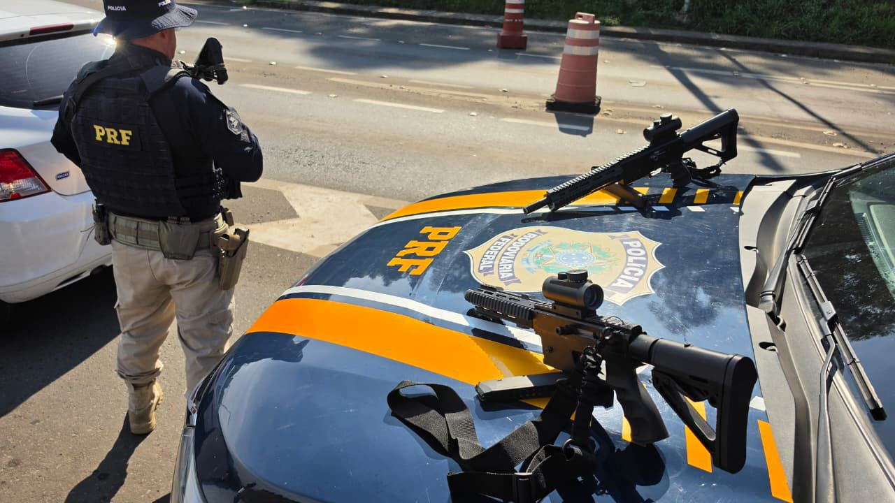 Armas artesanais na BR-386: PRF intercepta mulher com carabinas 9 mm escondidas em carro