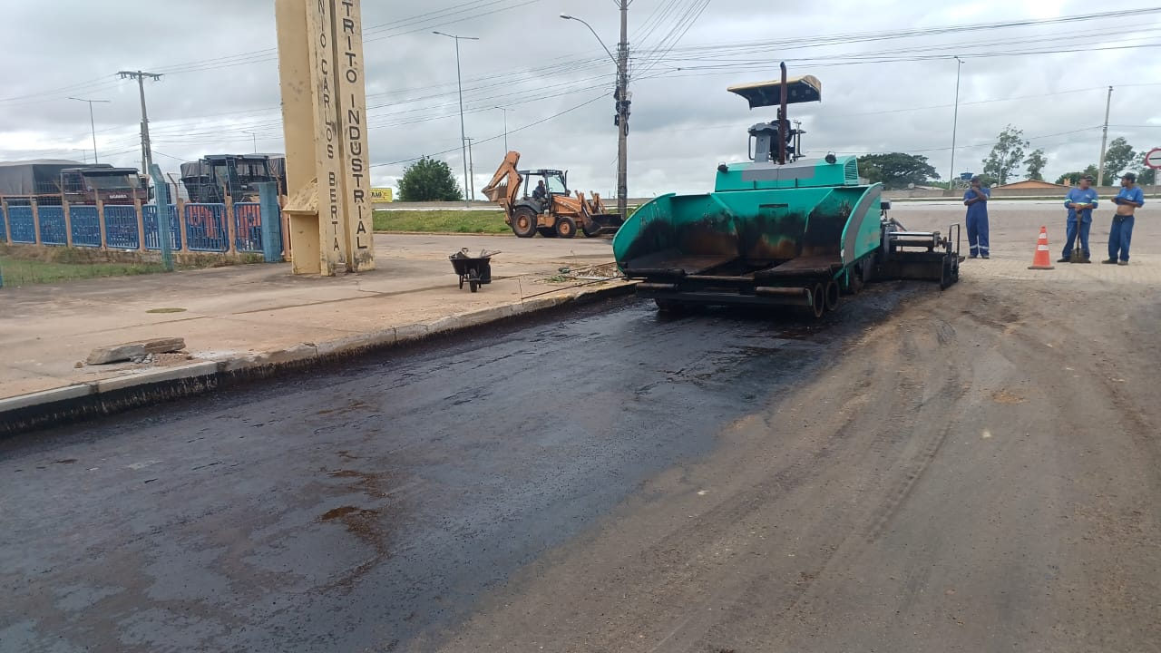 Asfalto novo no Distrito Industrial: veja como fica o trânsito na Avenida Dorval Ribeiro