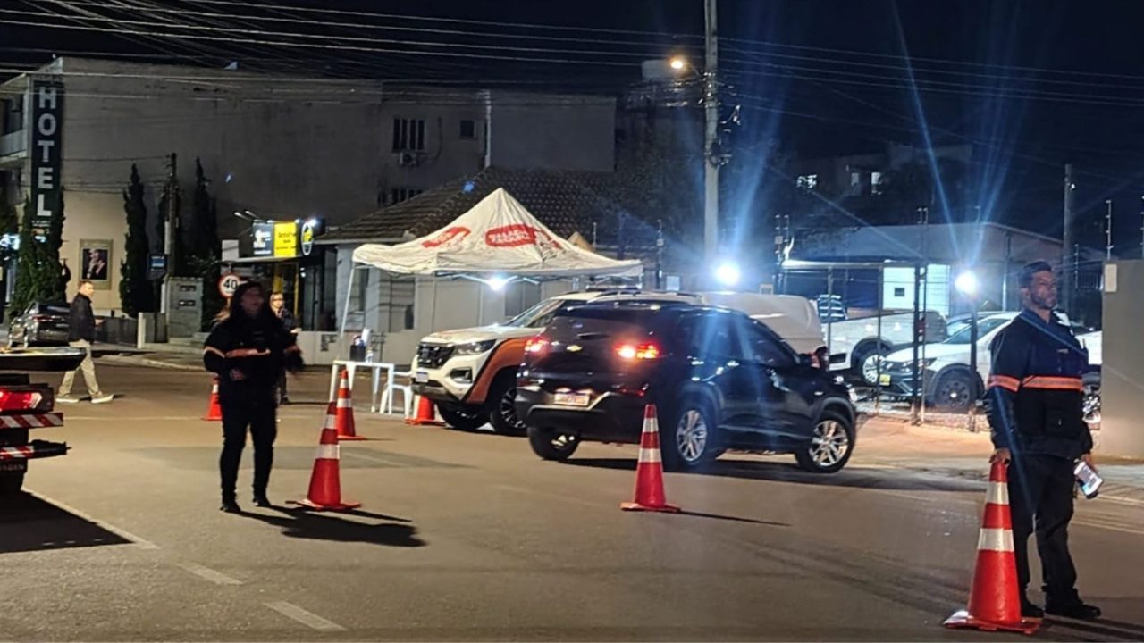 Operação Balada Segura abordou 76 veículos em Camaquã na madrugada de domingo