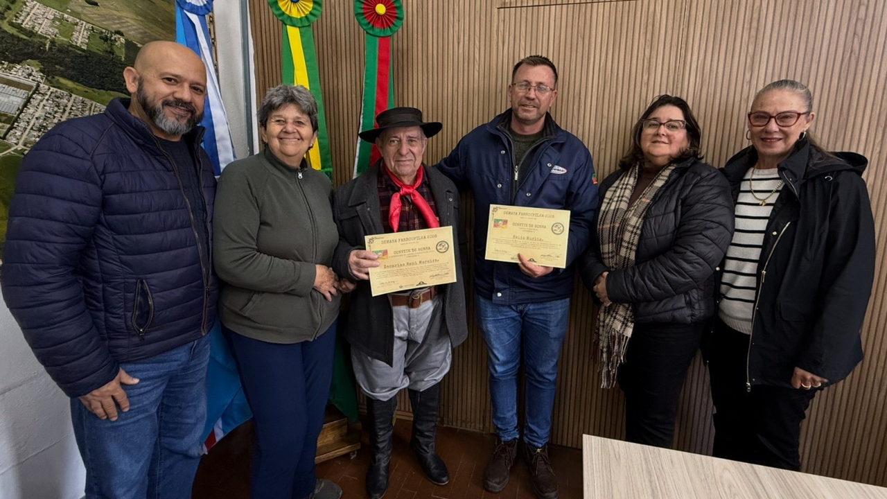 Barra do Ribeiro entrega convites de honra da Farroupilha 2026
