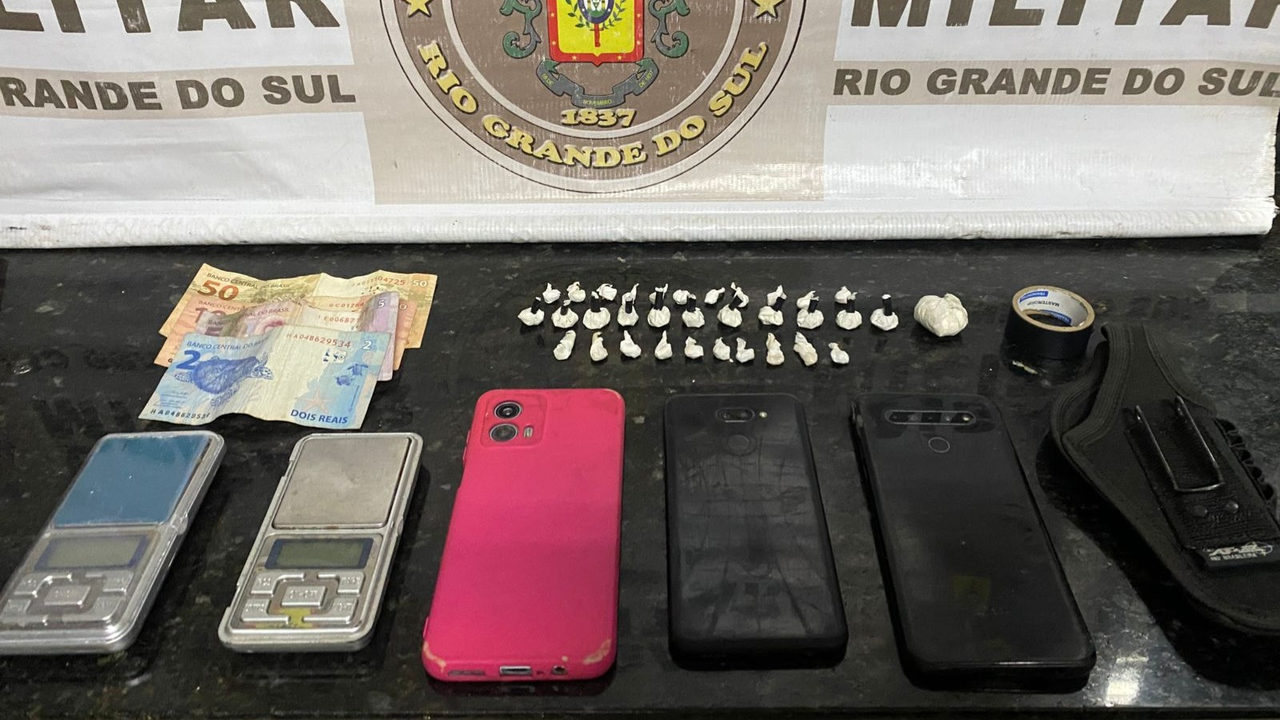 Brigada Militar efetua prisão de mulher por tráfico de drogas em São Lourenço do Sul