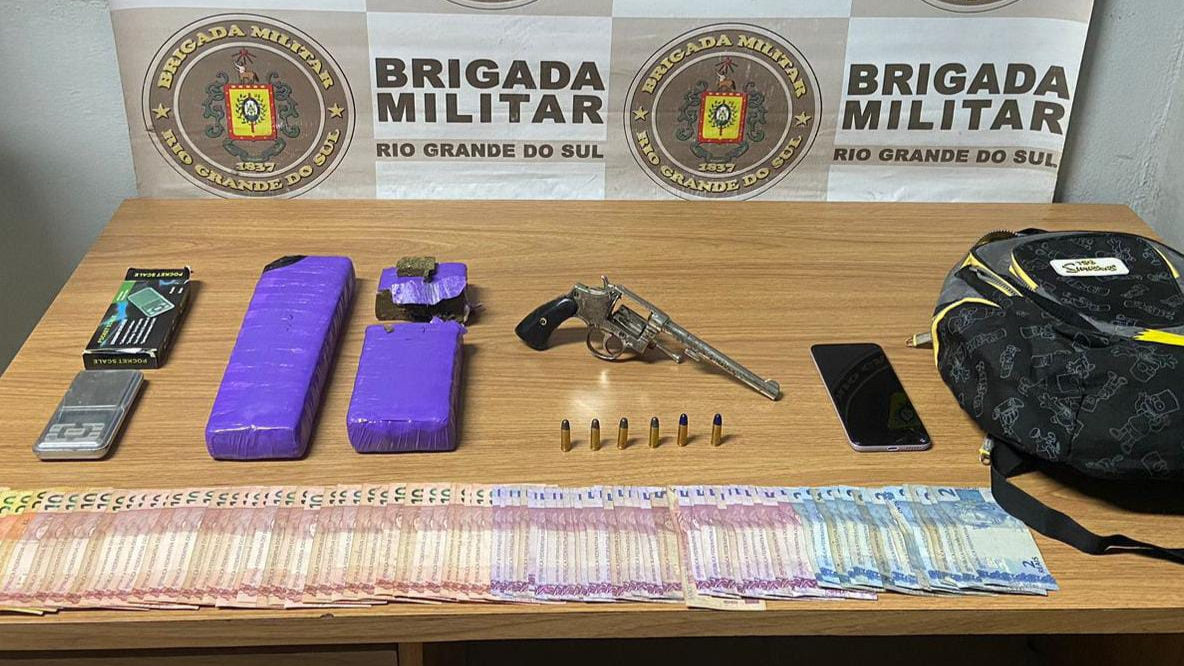 Brigada Militar efetua prisão por tráfico de drogas e porte ilegal de arma de fogo em Camaquã