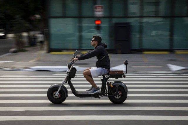 Camaquã debate regulamentação de motos e bicicletas elétricas