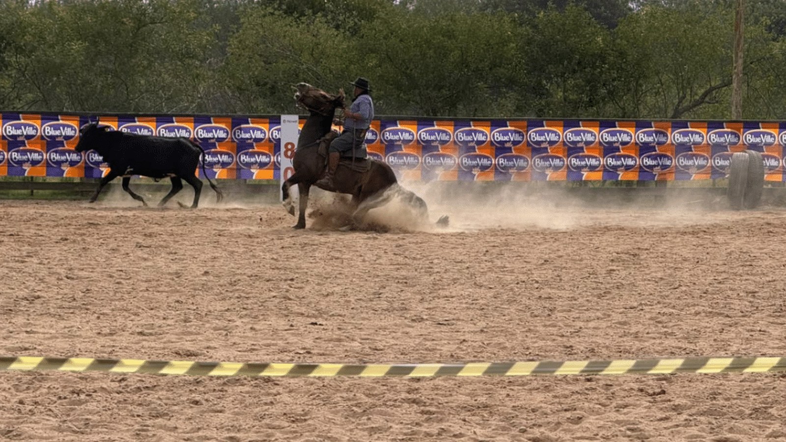Camaquã encerra Semana Farroupilha com rodeio e baile