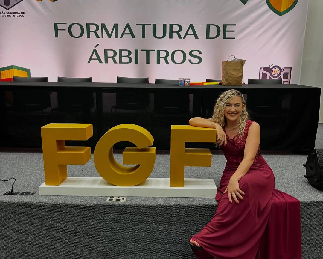 Camaquense Priscila Collovini oficializa formação em arbitragem na FGF
