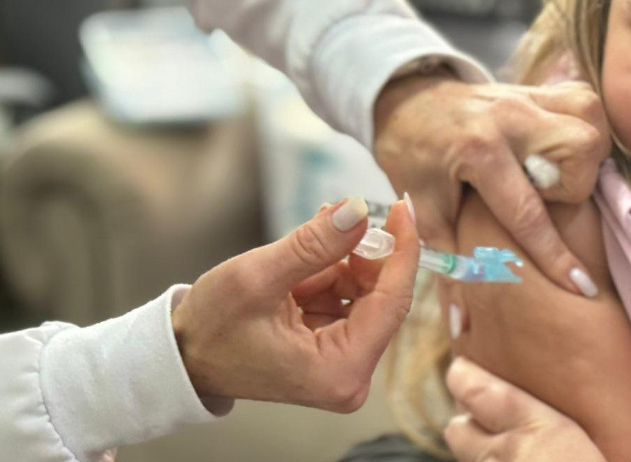 Camaquã inicia vacinação contra gripe em escolas e prioriza grupos de risco