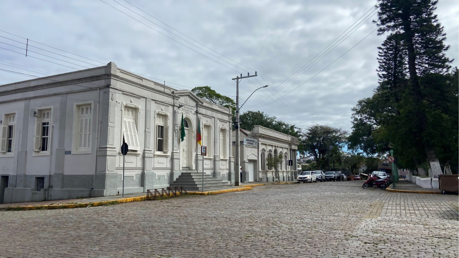 Plenário da Câmara de Vereadores de Camaquã durante sessão ordinária