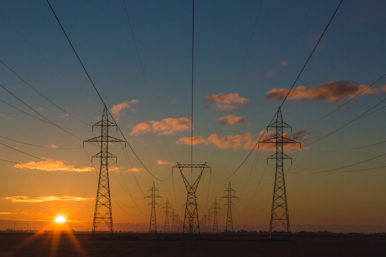 Campo e cidade com falta de energia em Camaquã