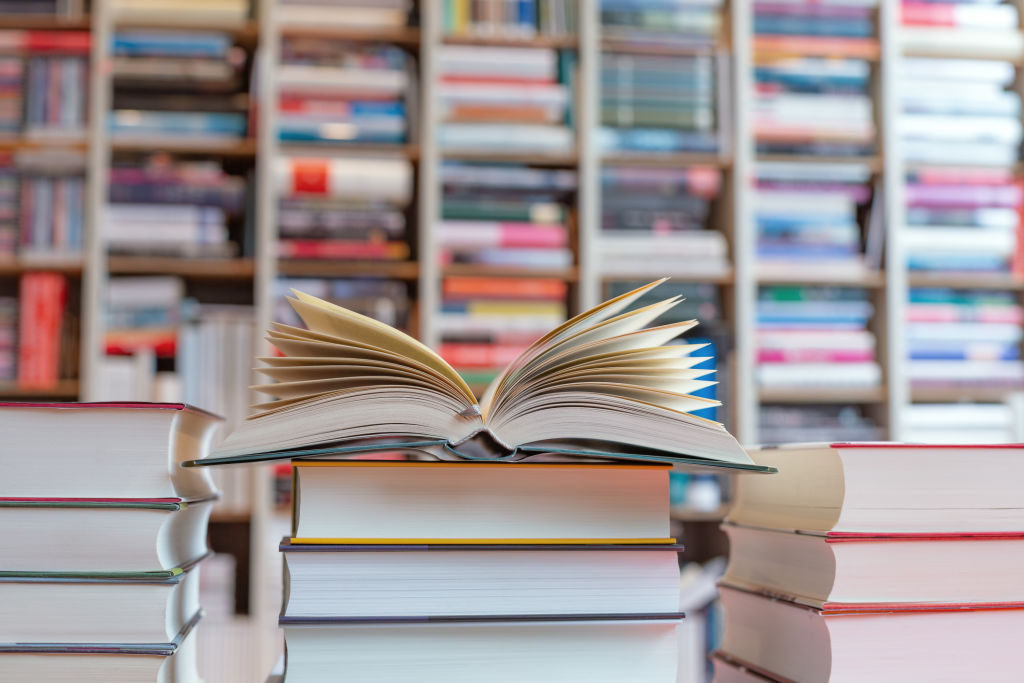 Canguçu recebe pré-lançamento do livro 'Estradas do Tempo – Versos Nativos'
