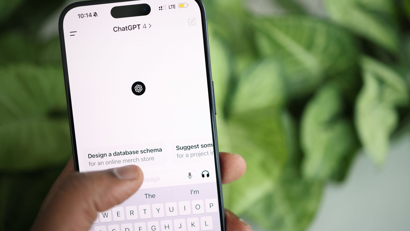 Tela de celular exibe aplicativos ChatGPT e Google Maps durante instabilidade relatada nesta semana