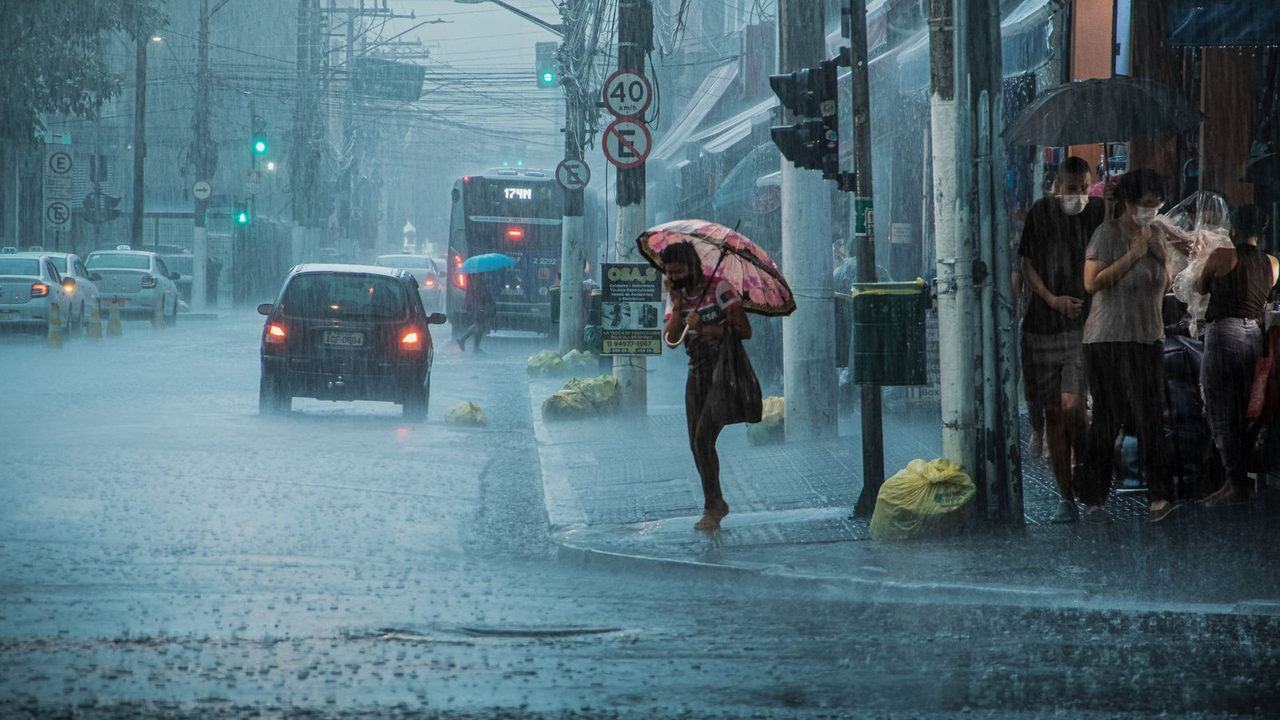 Chuva e céu carregado sobre cidade do Sul do Rio Grande do Sul nesta terça-feira