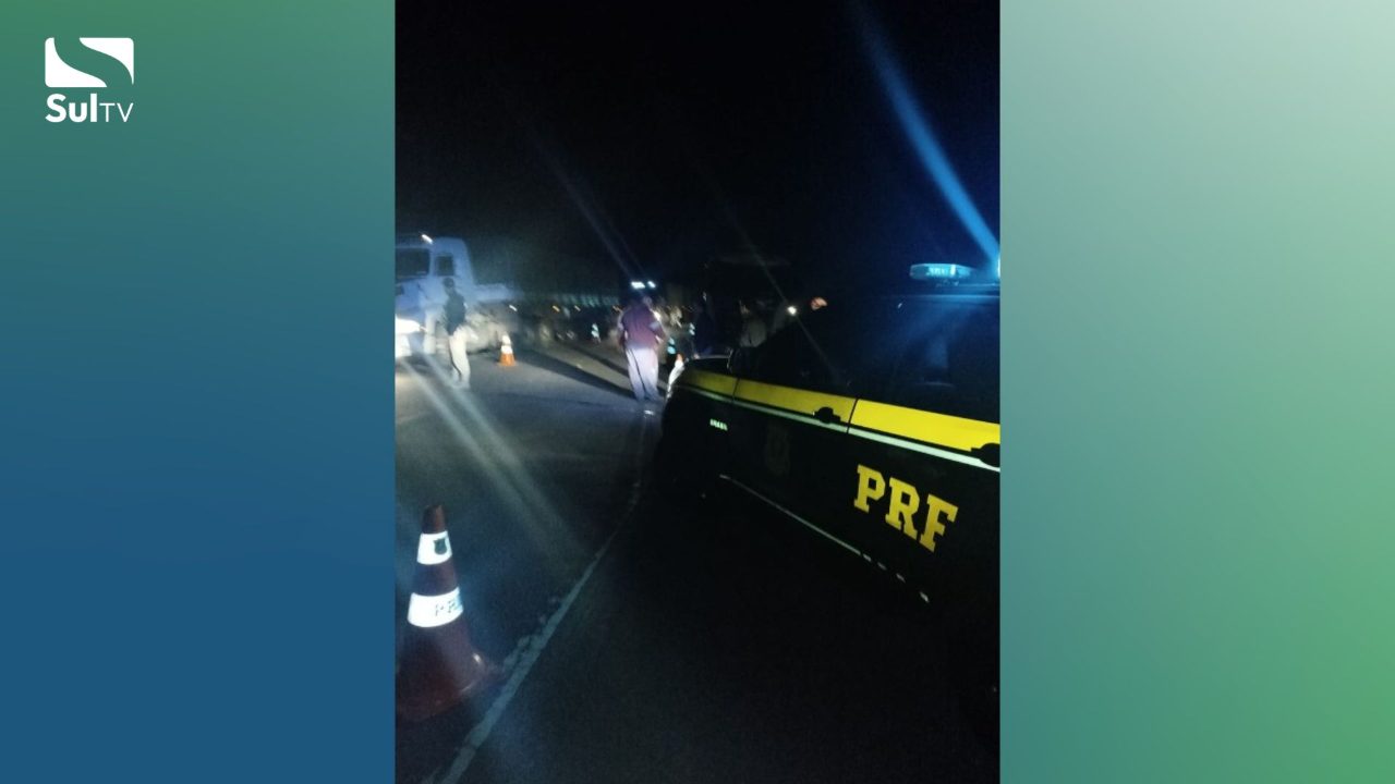 Colisão frontal entre moto e caminhão deixa um morto na BR-293 em Pinheiro Machado