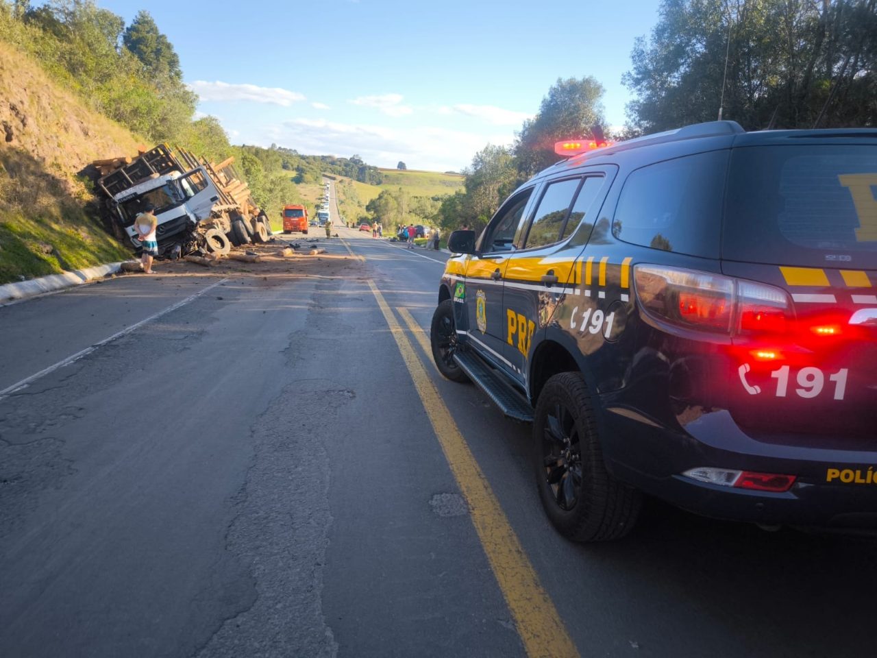 Colisão frontal na BR-470 em Lagoa Vermelha deixa duas mortes