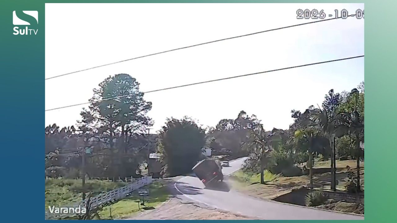Colisão frontal na ERS-265 deixa motorista de carreta morto em São Lourenço do Sul