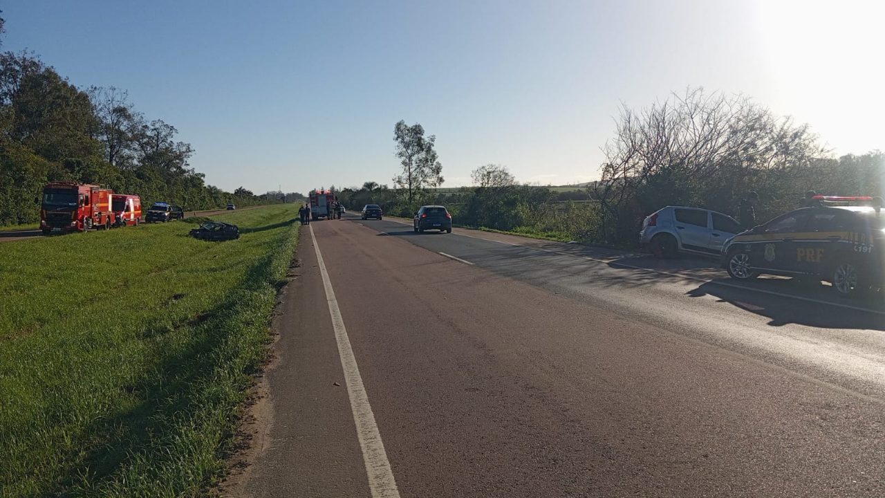 Acidente na BR-116, em Camaquã, deixou motorista com lesões graves. Foto: Policia Rodoviária Federal - reprodução