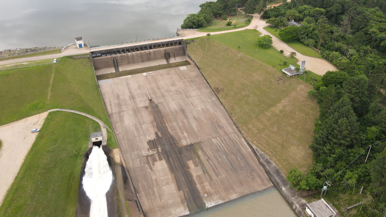 Comandante fala sobre desafios em operações de resgate após caso de afogamento na Barragem