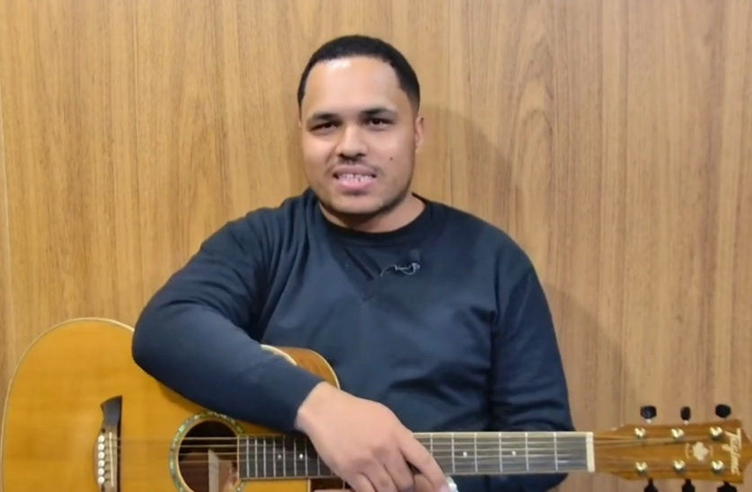 Conheça o talento do compositor Cezinha