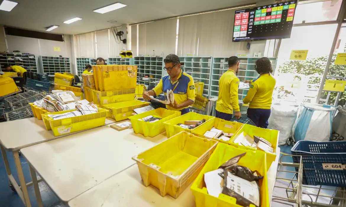 Correios renovam parceria com AliExpress para acelerar entregas no fim de ano