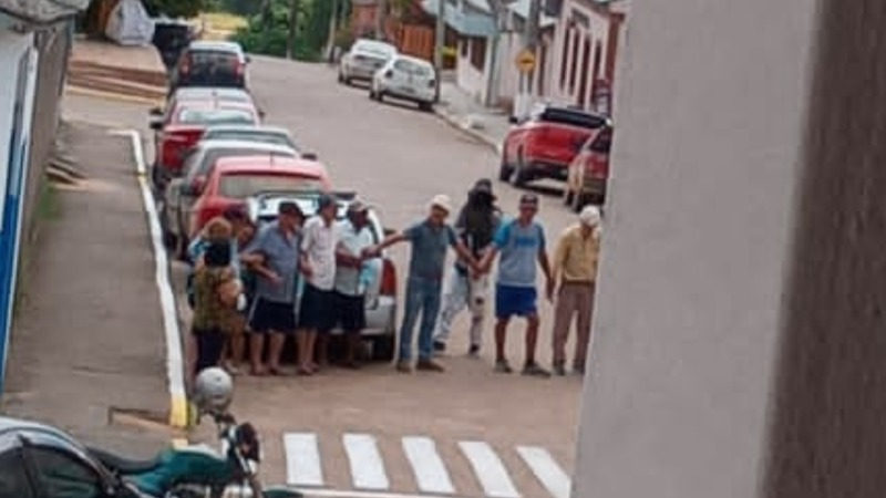 Criminosos assaltam agência bancaria em Amaral Ferrador