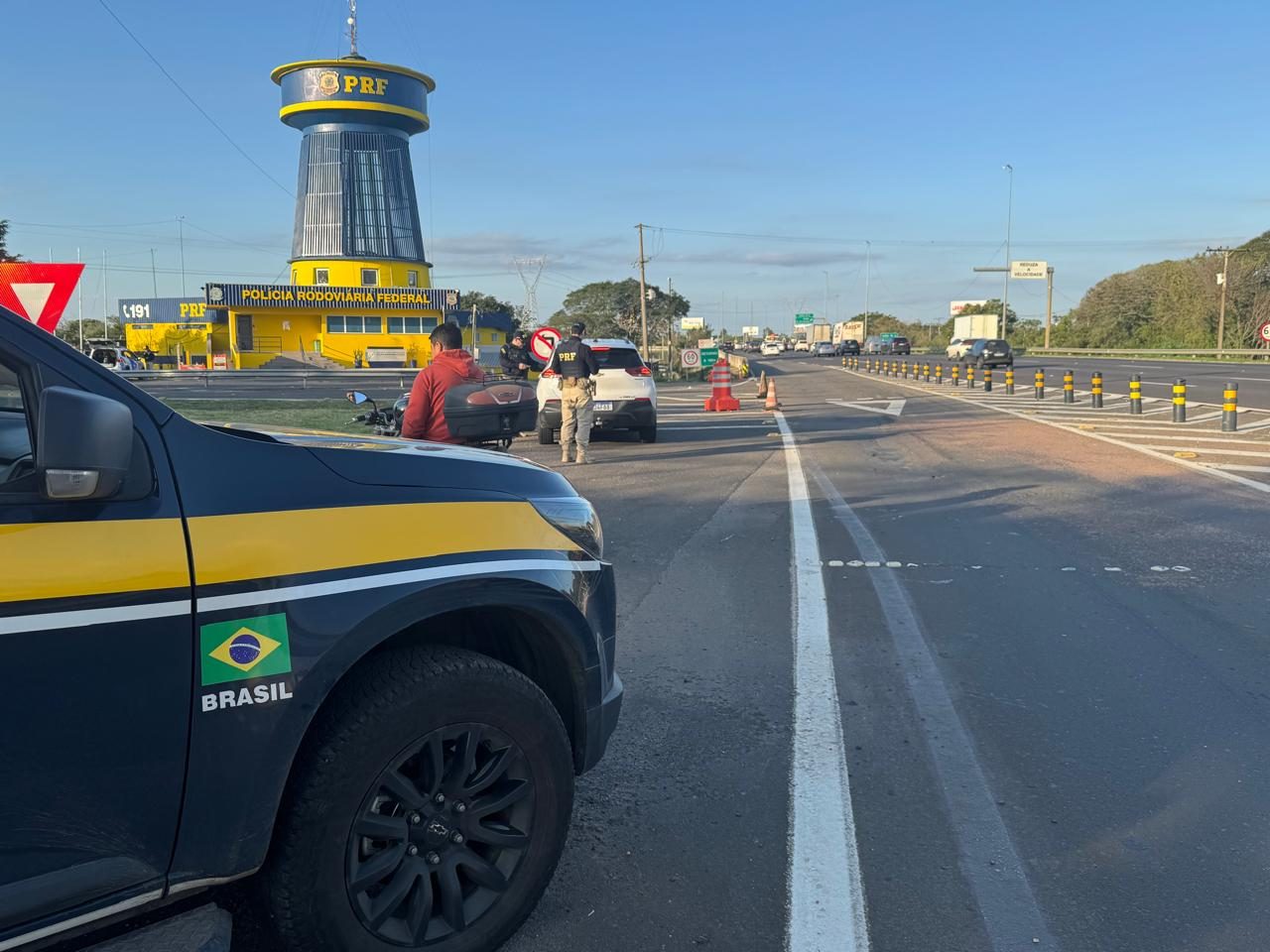 Dia Nacional do Trânsito tem ação educativa na BR-290, em Porto Alegre
