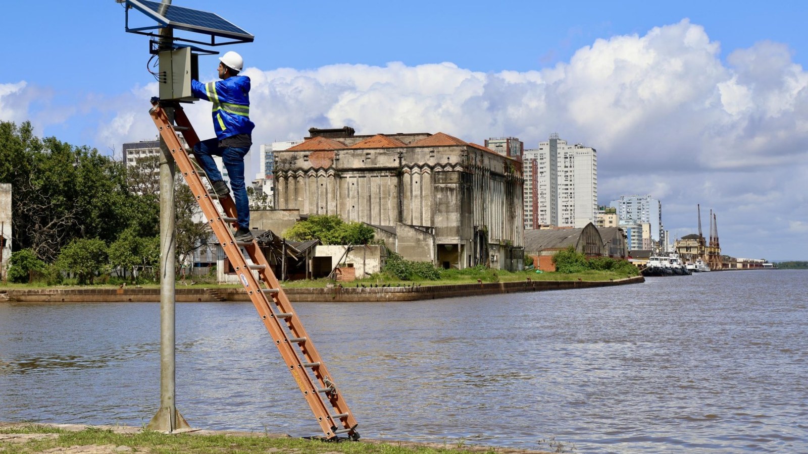 Dmae instala estações para monitorar nível do Guaíba em Porto Alegre