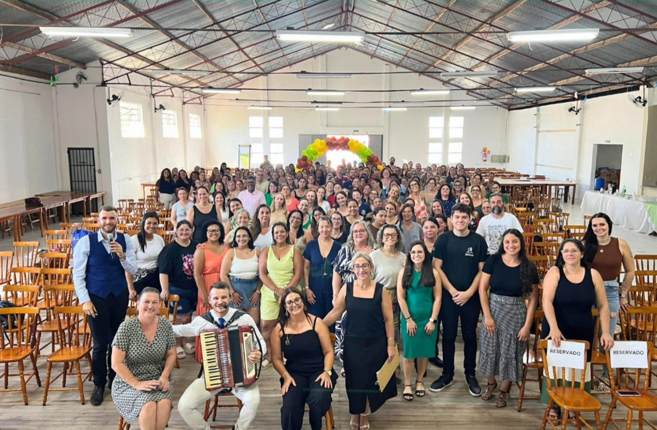 Educação de Tapes realiza formação de abertura e projeta metas para o ano letivo de 2026