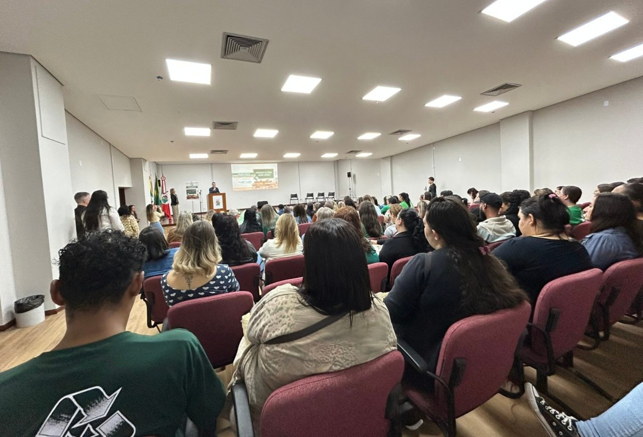 Educredi leva debate sobre mudanças climáticas às escolas em seminário em Viamão