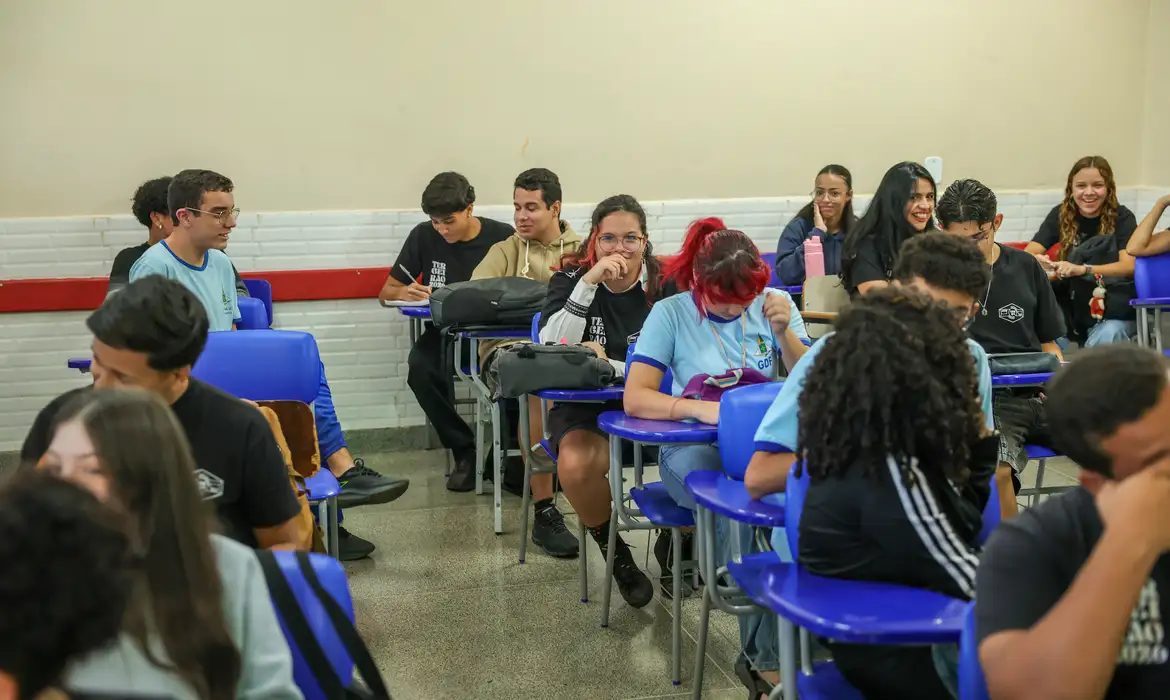 Enem 2025: candidatos focam em revisão e simulados na reta final de 30 dias