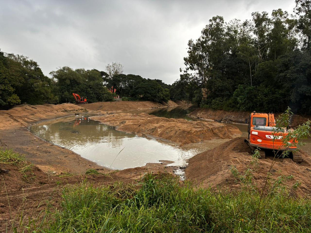 Entenda como a limpeza do arroio Duro vai evitar novas enchentes em Camaquã