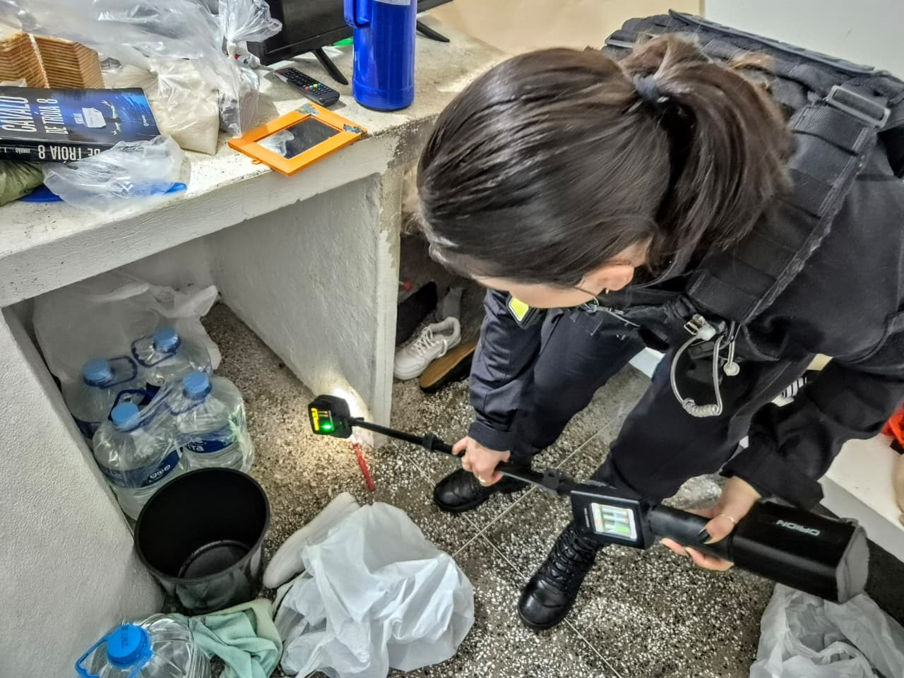 Entenda como a Operação Frequência Zero vai calar os celulares das facções na PASC