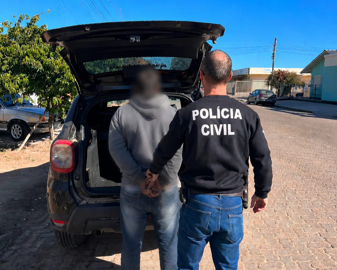 Entenda por que homem com tornozeleira foi preso no Bairro Viégas em Camaquã