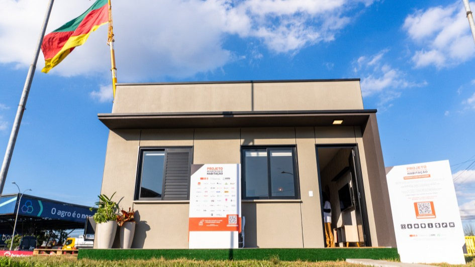 Entidade apresenta na Expointer modelo de casas que serão doadas para o Rio Grande do Sul