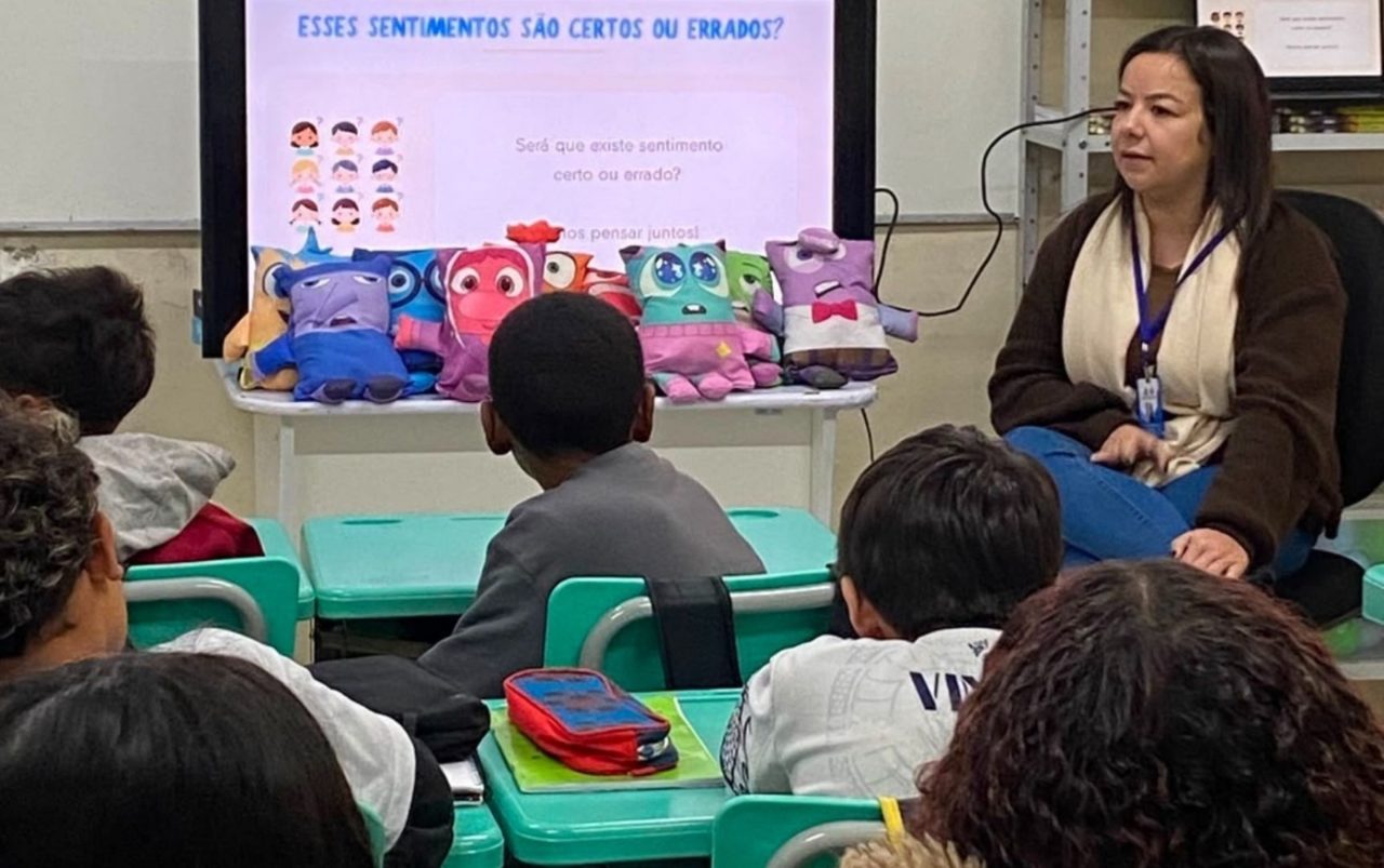 Escolas de Camaquã recebem rodas de conversa sobre emoções e convivência
