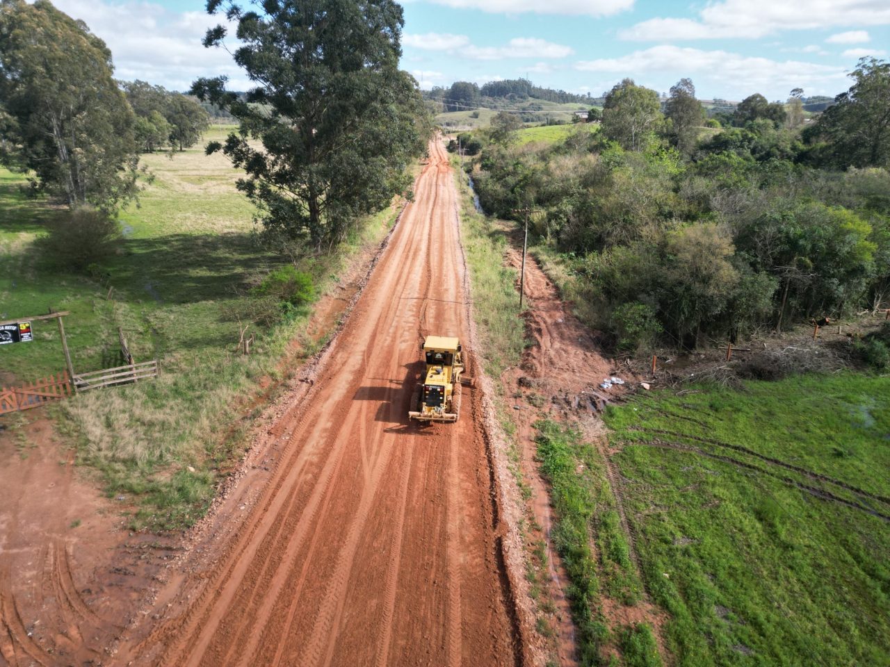 Patrolamento na Estrada da Cíntia, no interior de Camaquã. Foto: Prefeitura de Camaquã - reprodução
