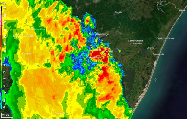 Frente fria provoca temporais com vento forte e granizo no RS