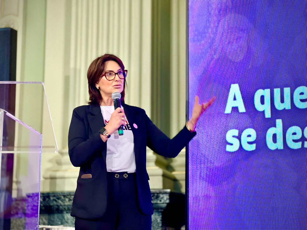 Rio Grande do Sul lança programa de proteção à mulher sob liderança da Enfermeira Fábia Richter