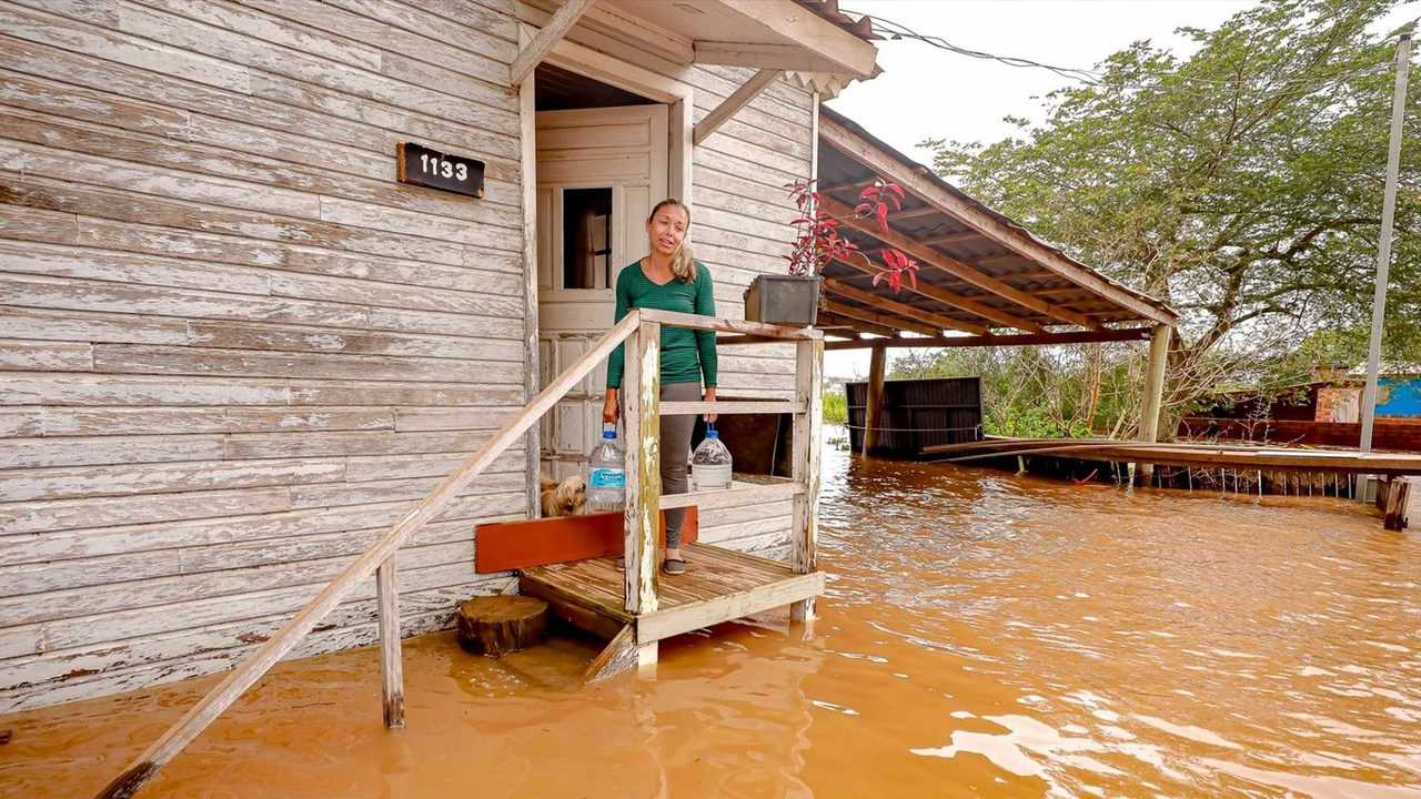 Guaíba pode chegar a 2 metros e alagar ilhas de Porto Alegre