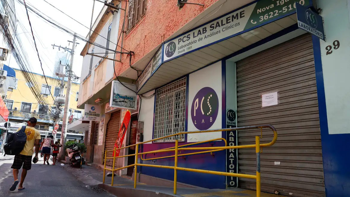 Laboratório alega falha humana em resultados errados de testes de HIV