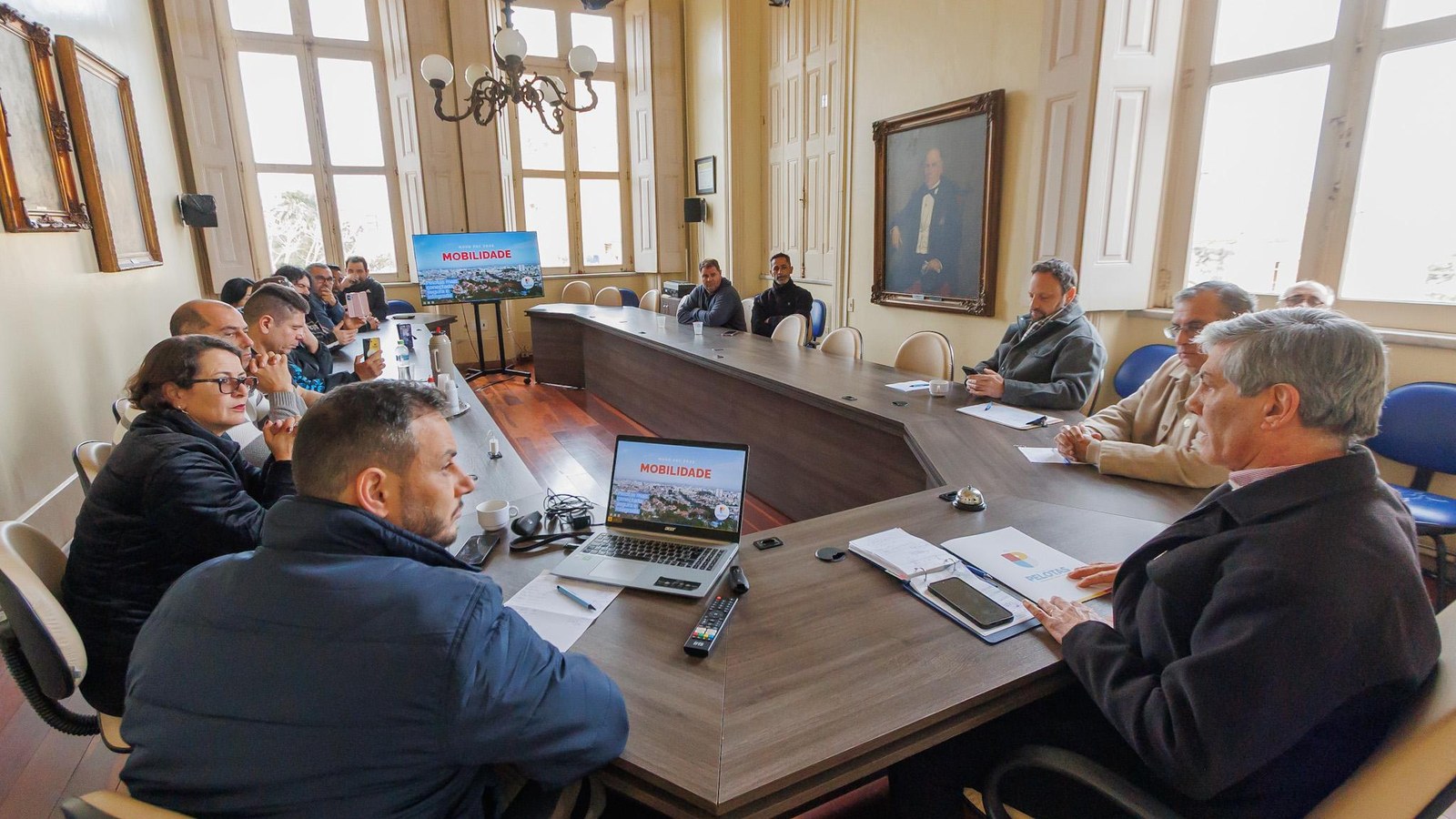 Marroni recebe motoristas de app e propõe R$ 200 milhões em Pelotas