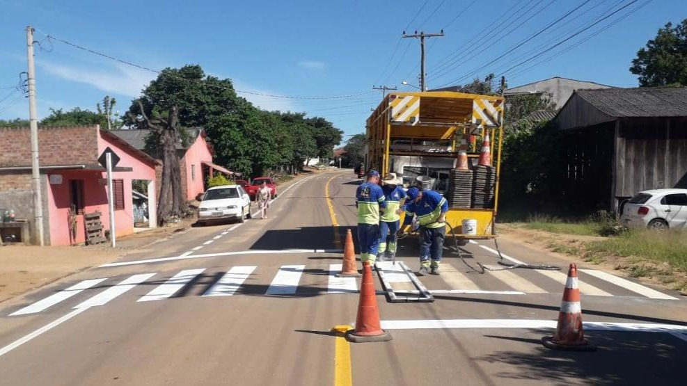 Nova sinalização de trânsito é feita na Vila Aurora