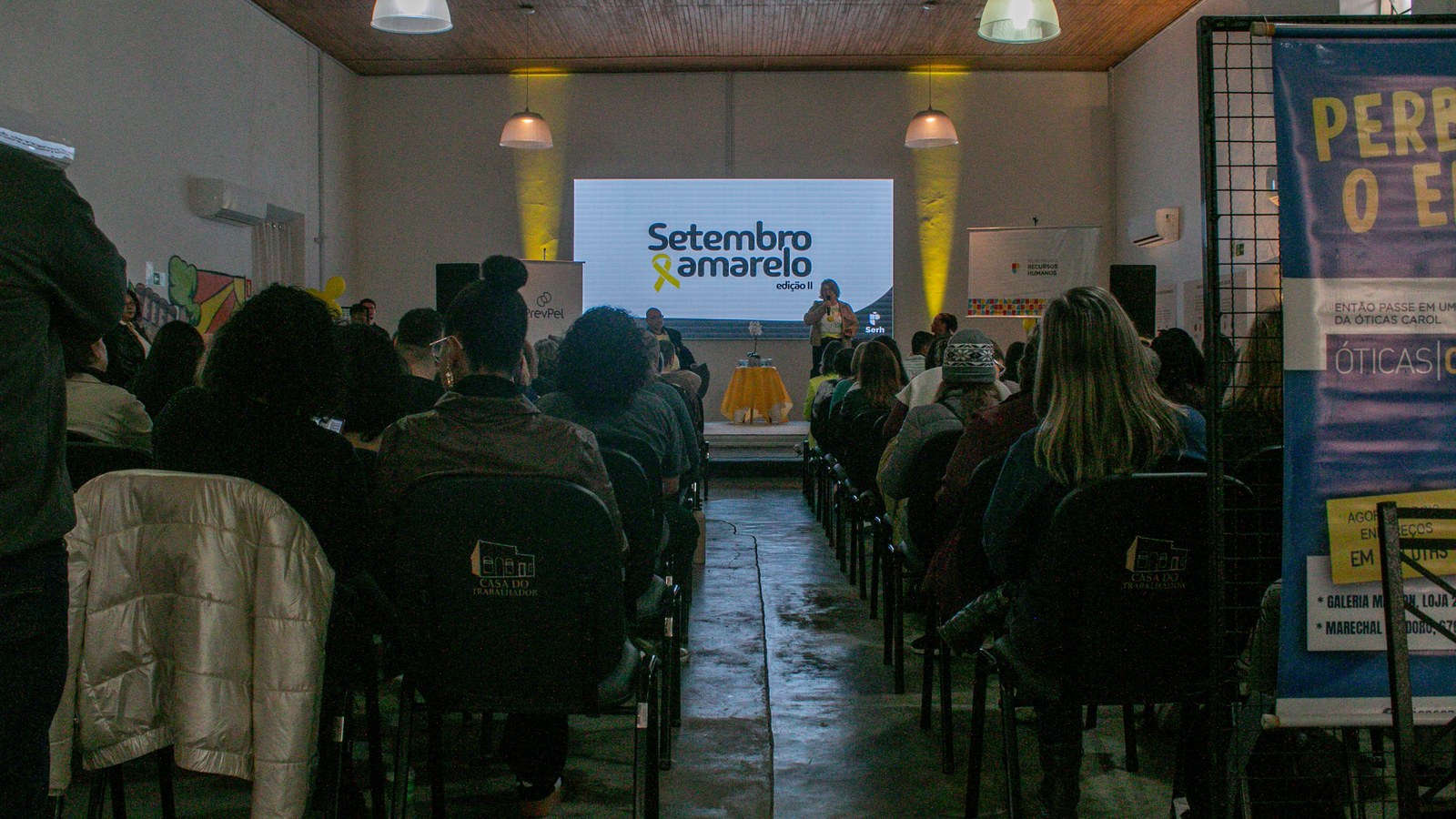 Servidores participam de evento de prevenção ao suicídio na Casa do Trabalhador, em Pelotas