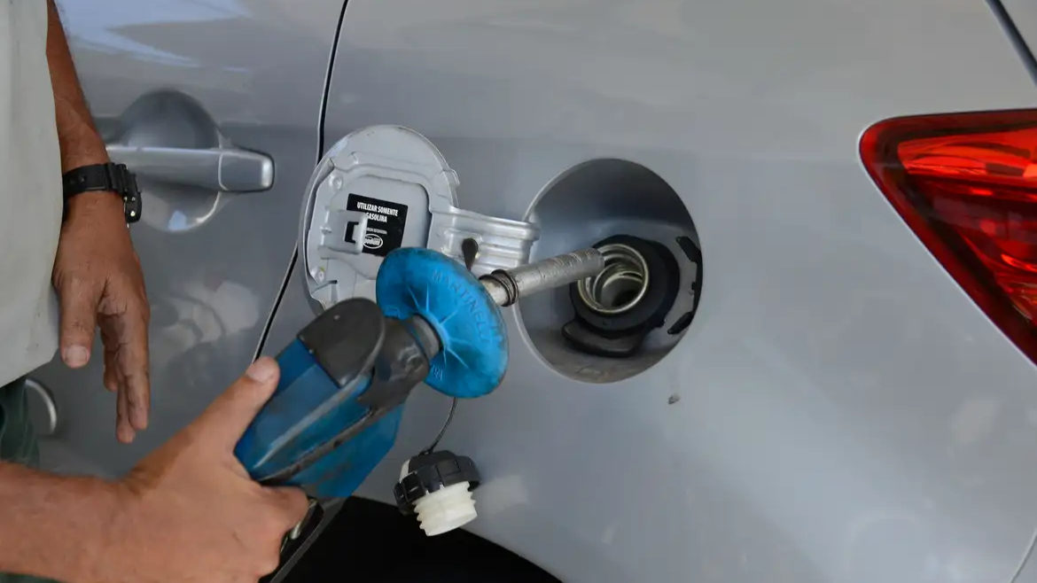 Petrobras anuncia aumento da gasolina e do gás de cozinha