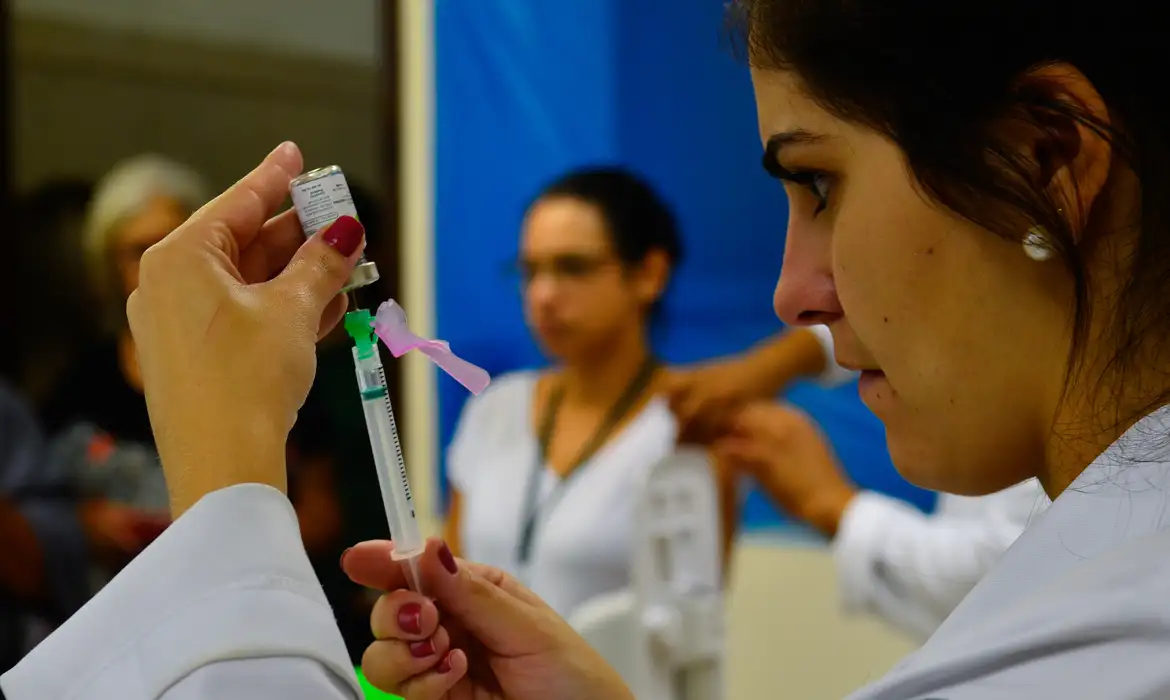 PISO DA ENFERMAGEM: apesar de alguns avanços, cenário ainda preocupa em várias regiões