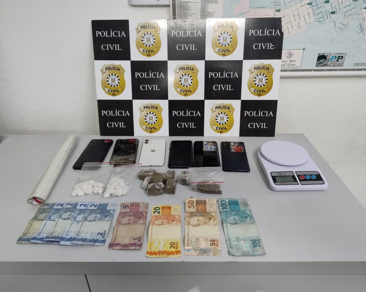 Polícia Civil prende quatro jovens em flagrante por tráfico em São Lourenço do Sul
