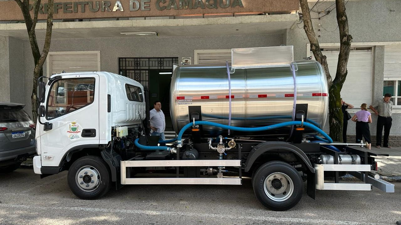 Prefeitura adquire caminhão pipa para atender a comunidade